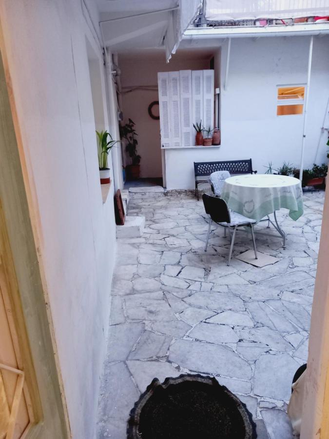 カラマタΣτην Αυλή Της Ράχηςアパートメント エクステリア 写真